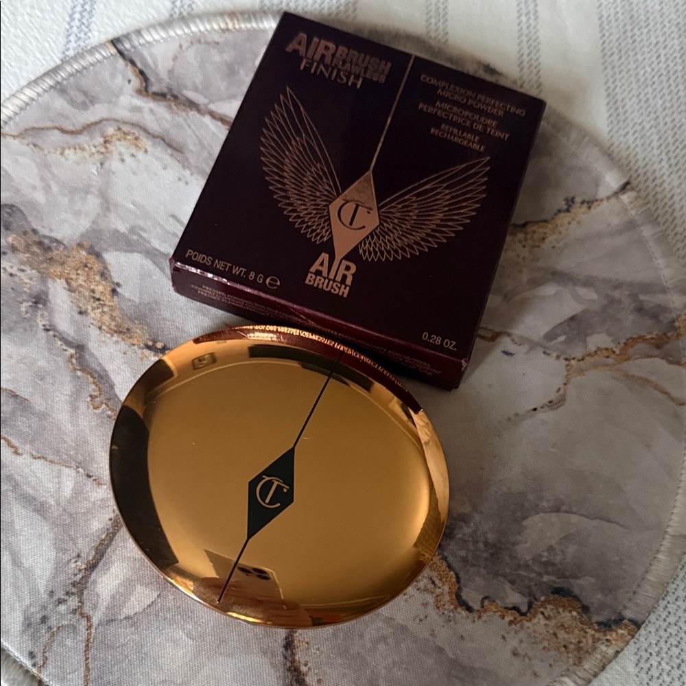 Charlotte Tilbury Airbrush Flawless Finish Powder - Picture 3 of 4